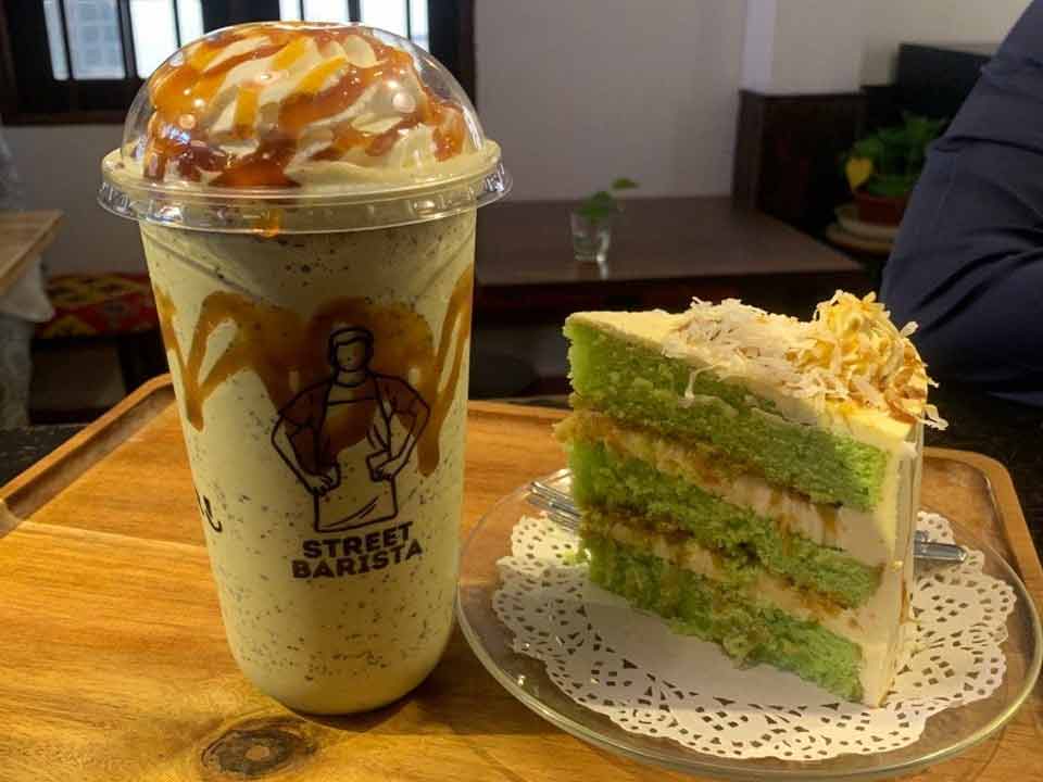 Street Barista : Green Tea Javachips and Pandan Gula Melaka Cake