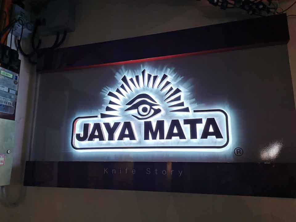 Jaya Mata Knife Story House